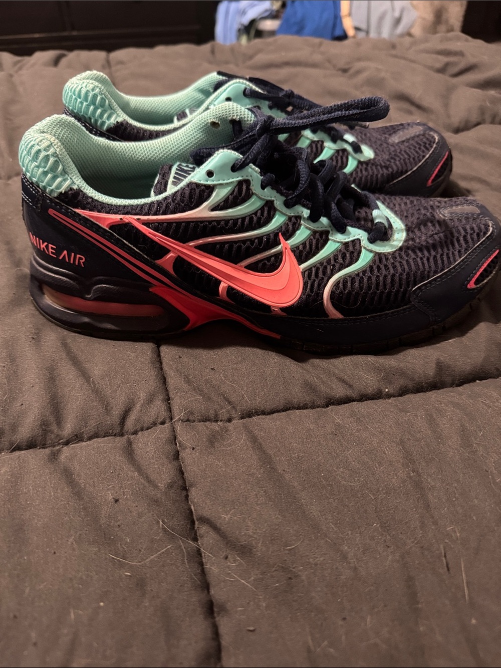 Nike Air Women’s Torch 4 Sneakers - Navy with teal and pink Accents - size 9.5